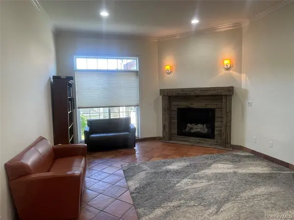 15 W Penn ST, Long Beach, NY 11561