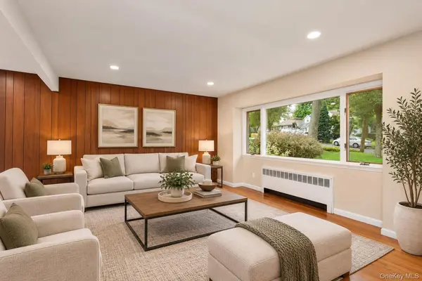 30 Sheppard LN, Huntington, NY 11743