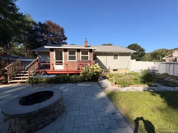 3 Elm ST, Westbrookville, NY 12785