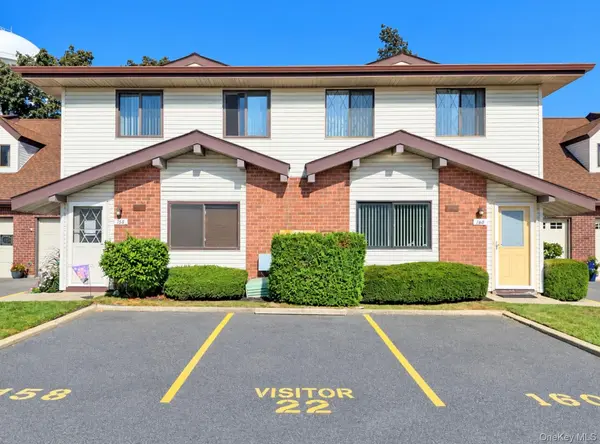 162 Cambridge DR, Copiague, NY 11726