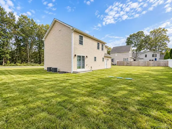5 Saint James, Centereach, NY 11720