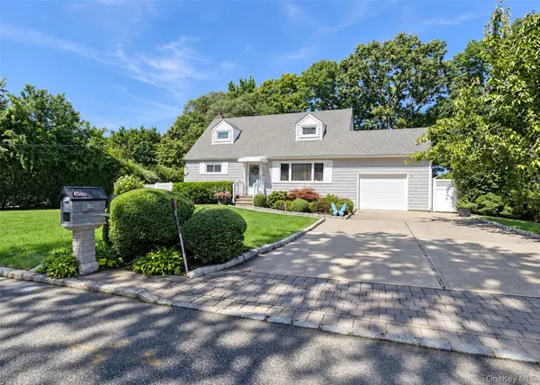 25 Joy RD, Selden, NY 11784