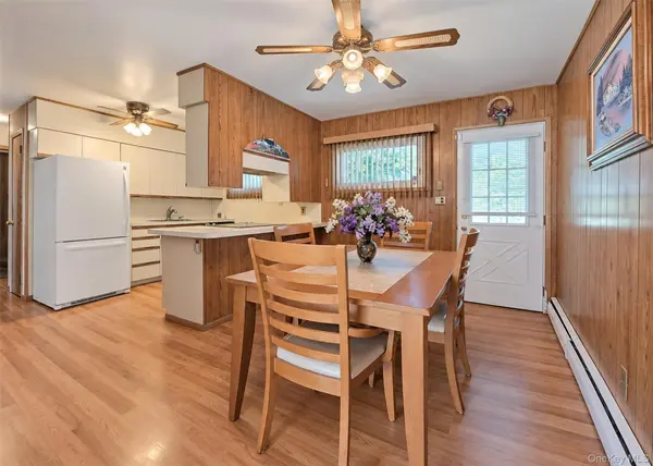 25 Joy RD, Selden, NY 11784
