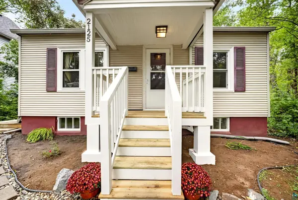 2125 W 10th St, Duluth, MN 55806