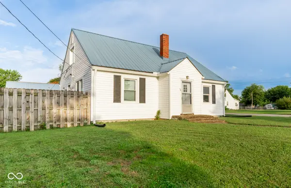 90 N Park DR, Scottsburg, IN 47170
