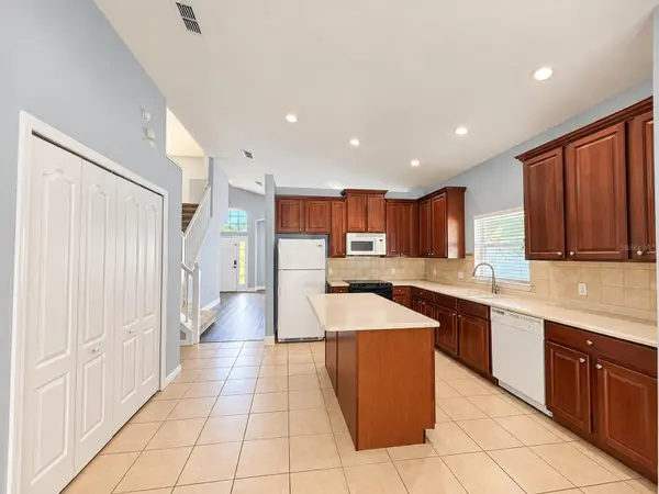 895 HACIENDA CIR, Kissimmee, FL 34741