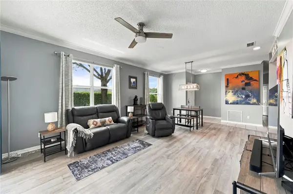 1050 STARKEY RD #709, Largo, FL 33771