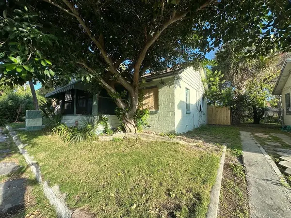 821 PARIS AVE S, St Petersburg, FL 33701
