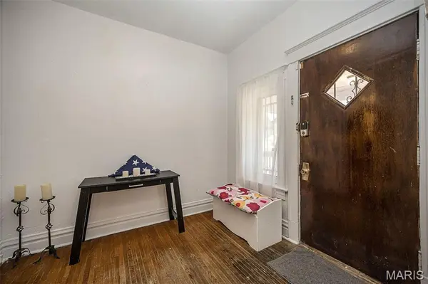 3225 N Taylor AVE, St Louis, MO 63115