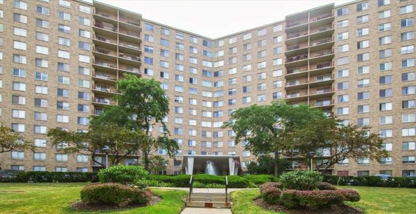 6833 N Kedzie AVE #914, Chicago, IL 60645