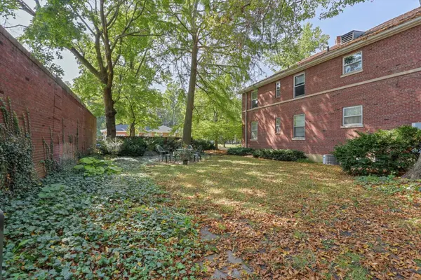 1510 S Race ST #4, Urbana, IL 61801