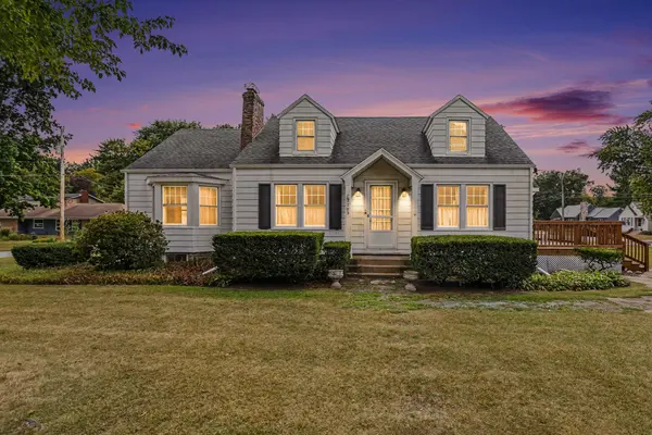 2703 Greenwood AVE, Trail Creek, IN 46360