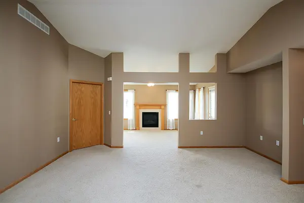 820 Greensview CT NW, Hutchinson, MN 55350