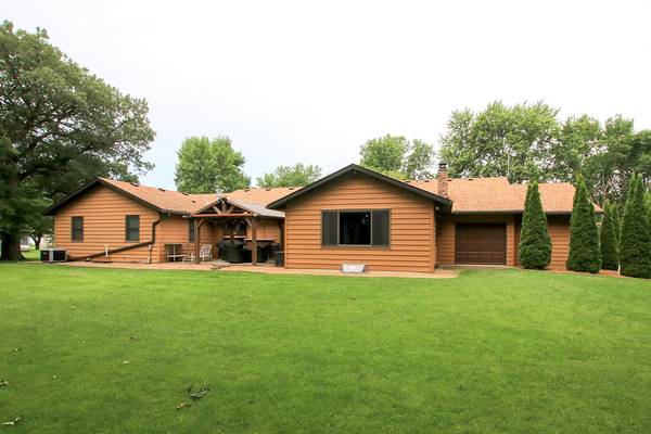 19634 Skyview CIR, Hutchinson, MN 55350