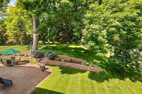 6716 W Shore DR, Edina, MN 55435