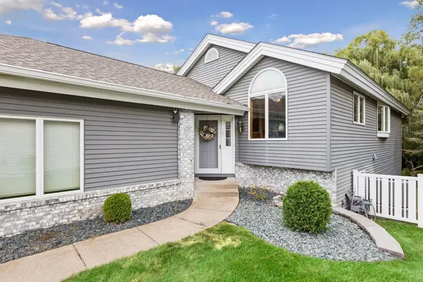 5734 Heather Ridge DR, Shoreview, MN 55126