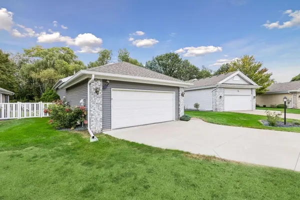 5734 Heather Ridge DR, Shoreview, MN 55126
