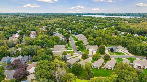5734 Heather Ridge DR, Shoreview, MN 55126