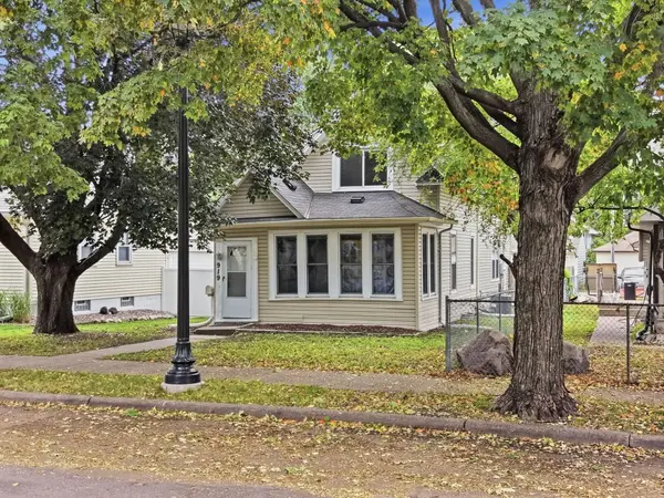919 26th AVE SE, Minneapolis, MN 55414