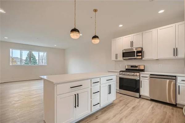 1997 11th AVE E #4, North Saint Paul, MN 55109