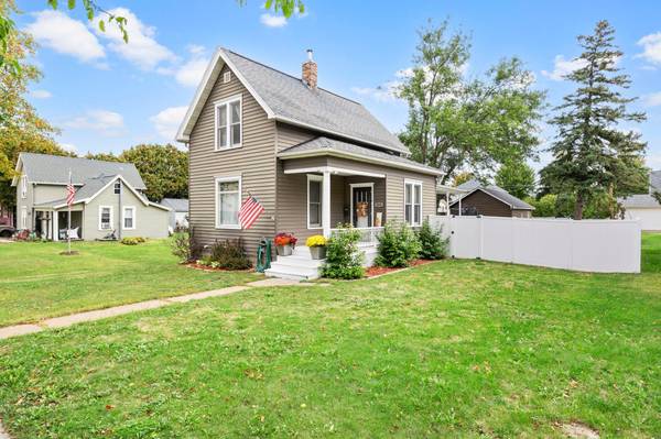 506 N 7th ST, Lake City, MN 55041