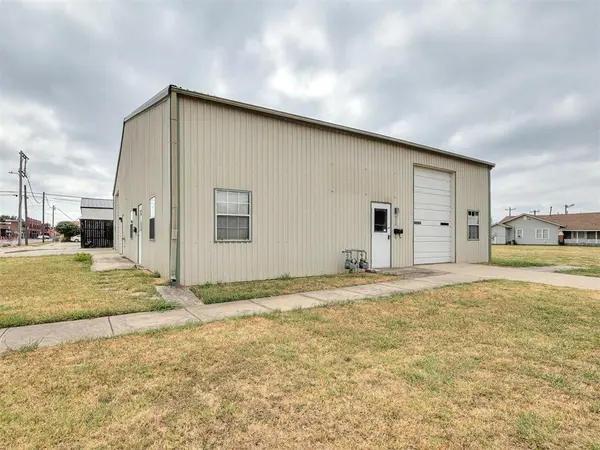 220 N Crawford AVE, Norman, OK 73069