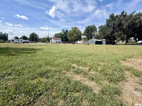 1915 BENTON ST, Eldorado, IL 62930