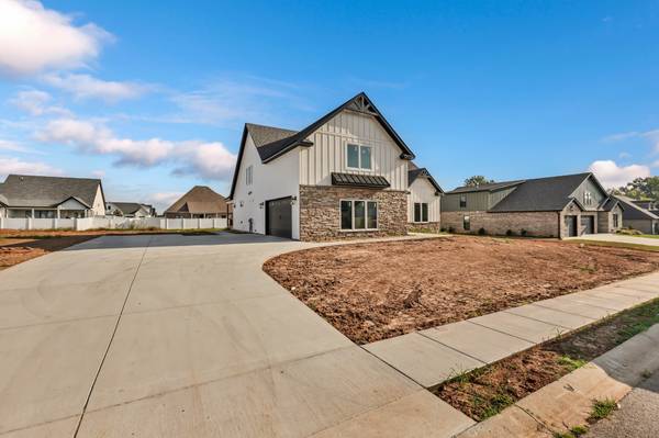 2473 Ellsworth Dr, Clarksville, TN 37043