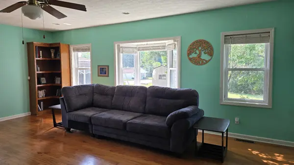 722 Jefferson Ave #E, Carthage, TN 37030