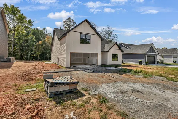 277 Wayne Hall Rd, Clarksville, TN 37040