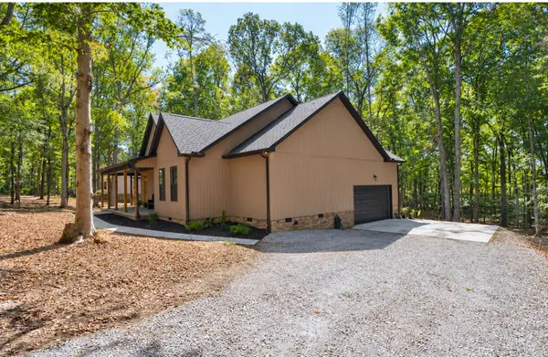1220 Breeden Rd, Charlotte, TN 37036