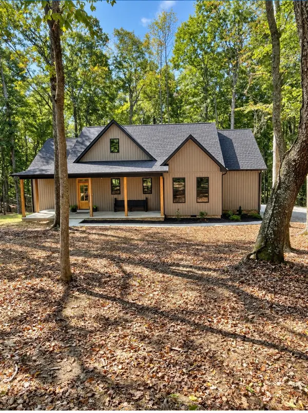 1220 Breeden Rd, Charlotte, TN 37036