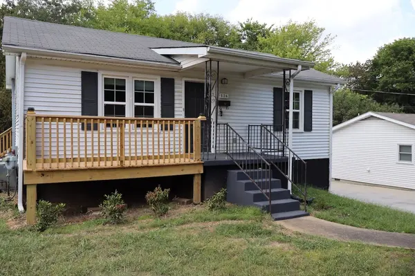 526 9th St, Clarksville, TN 37040