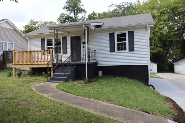 526 9th St, Clarksville, TN 37040