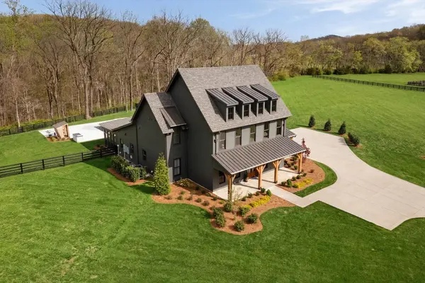 6904 Farm Path Ln, College Grove, TN 37046