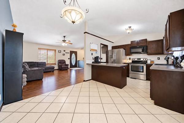 1607 S Lark Ct, Wichita, KS 67209