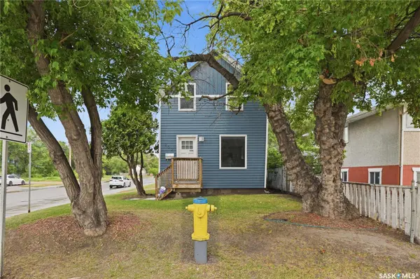 202 W AVENUE S, Saskatoon, SK S7M 3G3