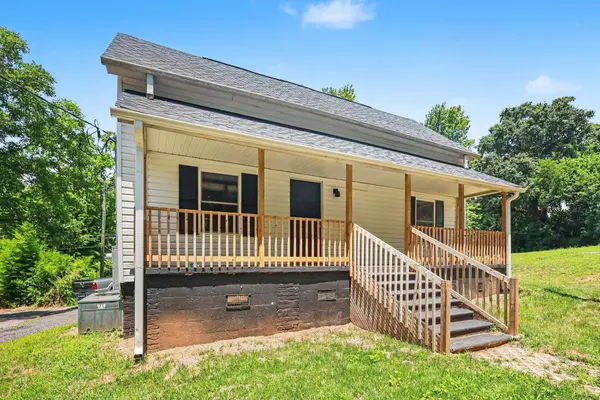 586 Hickory DR, Startex, SC 29377