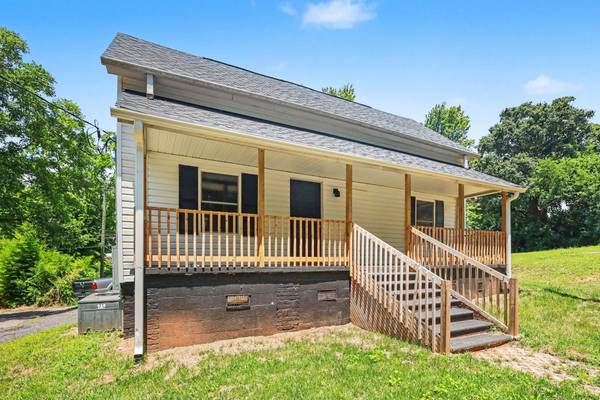 586 Hickory DR, Startex, SC 29377