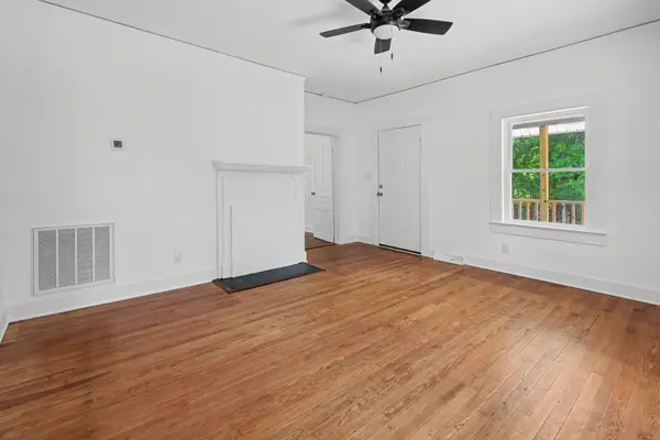 586 Hickory DR, Startex, SC 29377
