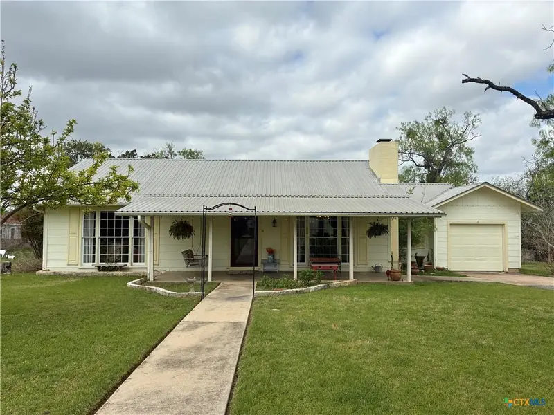 408 S Porter ST, Lampasas, TX 76550