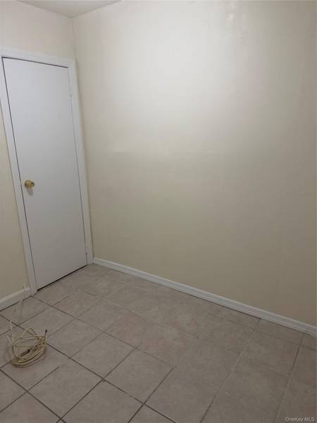 11 Lawrence ST #1B, Yonkers, NY 10705