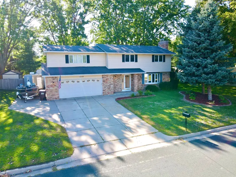 1350 Hillside ST, Hastings, MN 55033