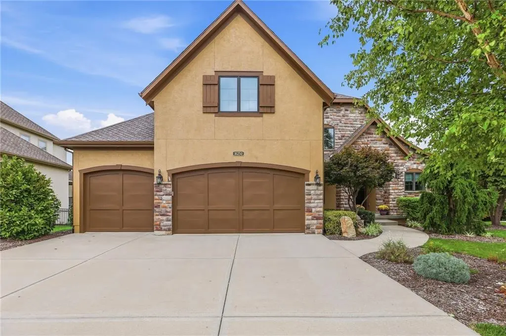 16250 Canterbury RD, Overland Park, KS 66085