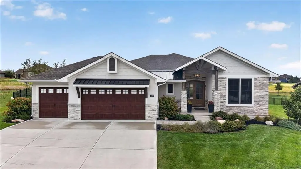 1149 Creekmoor DR, Raymore, MO 64083