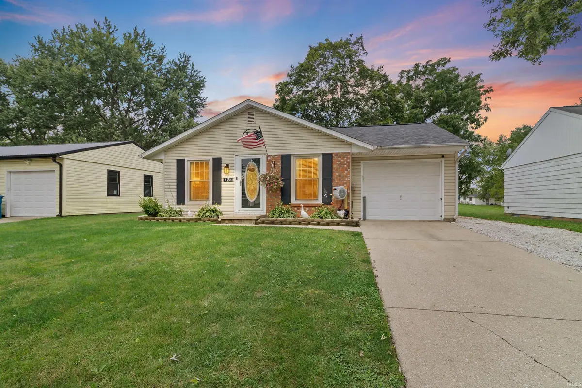 725 Beech DR, Gas City, IN 46933