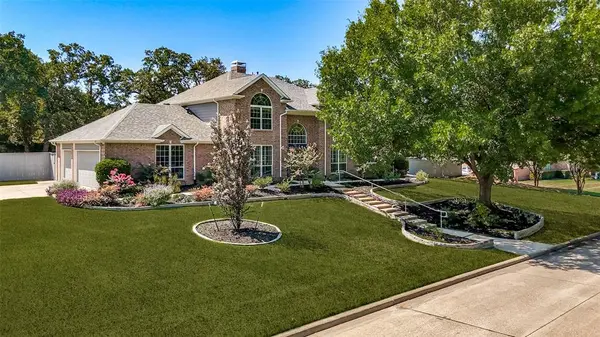 204 E Chapel Downs Drive, Southlake, TX 76092