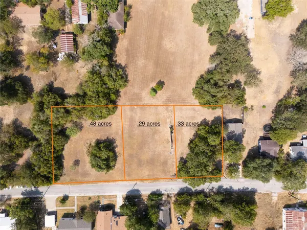1313 Hondo ST, Lockhart, TX 78644