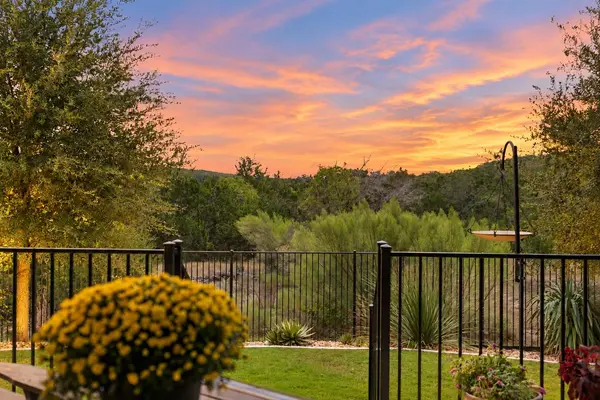 520 Hazy Hills LOOP, Dripping Springs, TX 78620