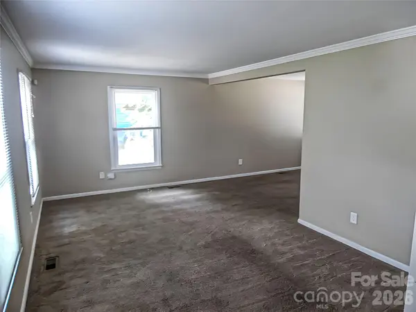 6311 Coach Hill LN, Charlotte, NC 28212